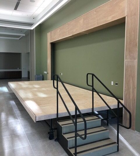 City of Bellaire Recessed Stage - Open with ADA Railings